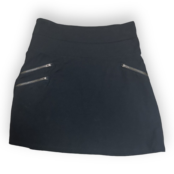 Athleta Dresses & Skirts - Athleta skirt with zipper pockets.